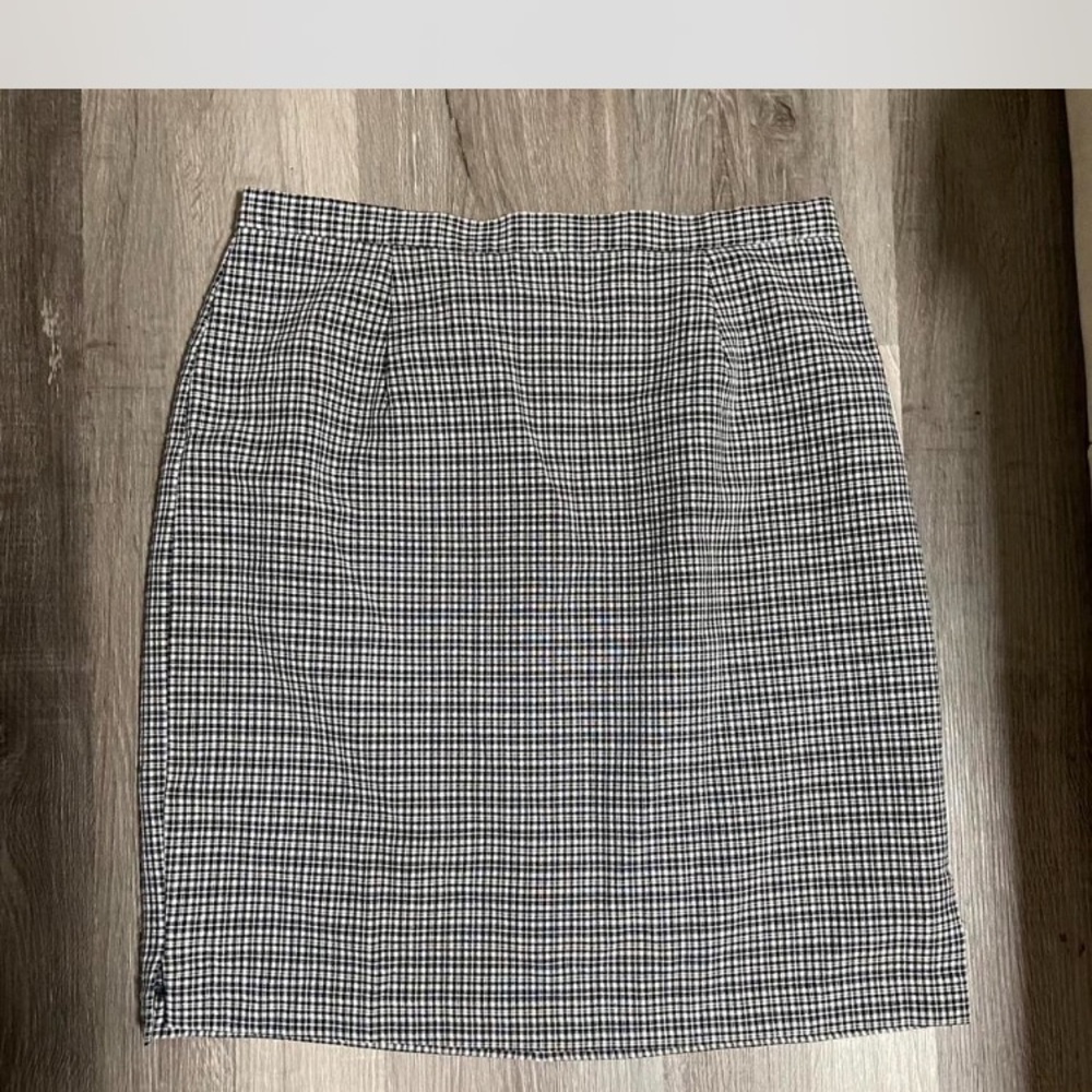 Requirements Black and White Pencil Skirt